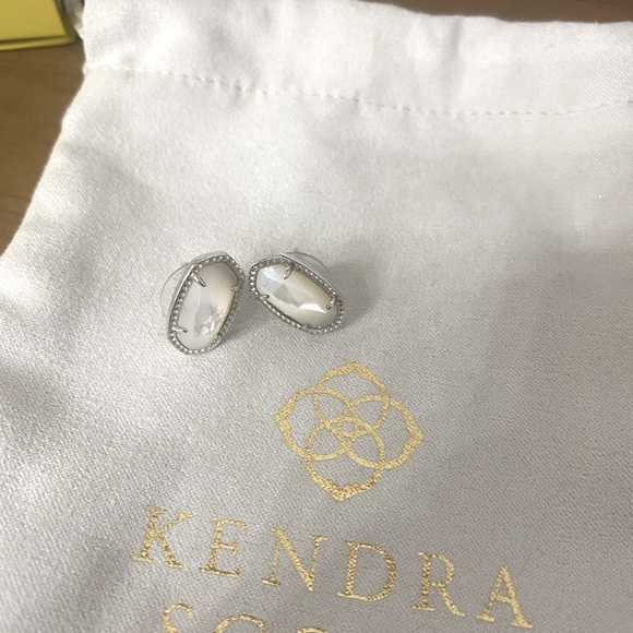 Kendra Scott bracelet and earring set - Picture 2 of 3